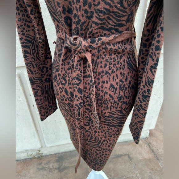 Leopard Print V-Neck Dress - Picture 7 of 11